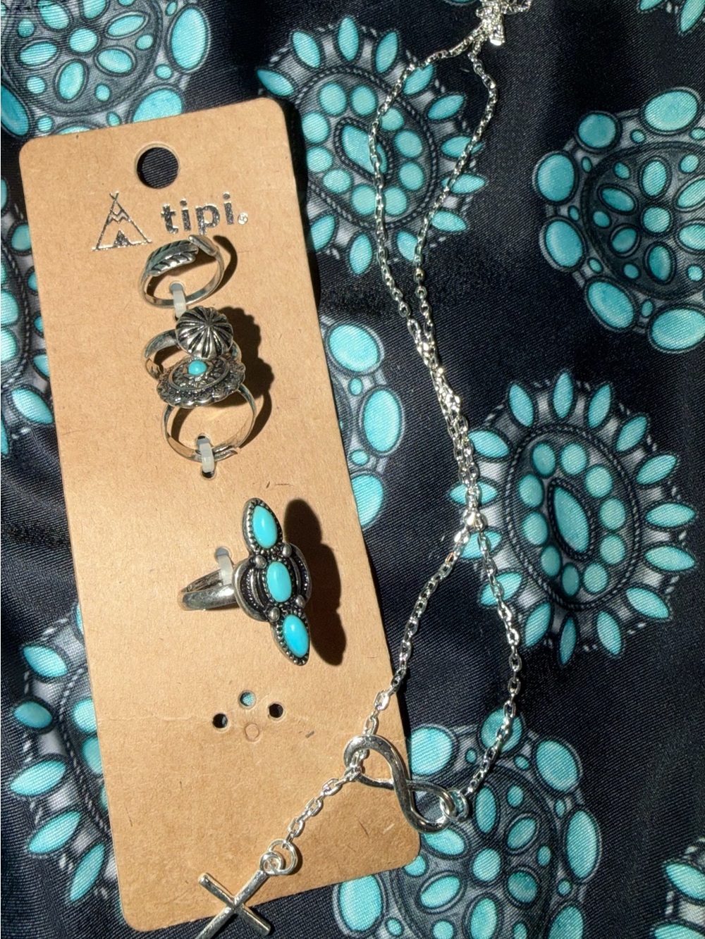 tipi. Turquoise & Silver Ring Set plus Cross Necklace.
